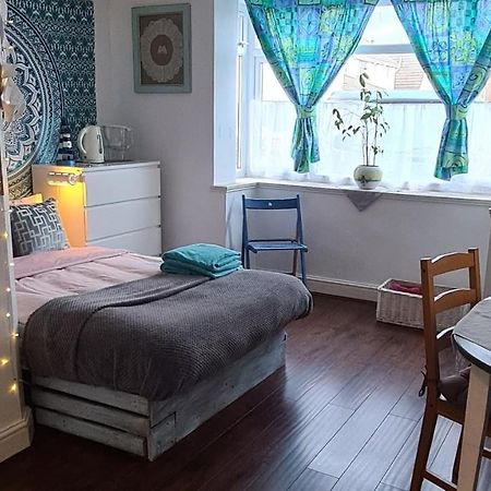 Seaside Double Room Poole Exterior photo